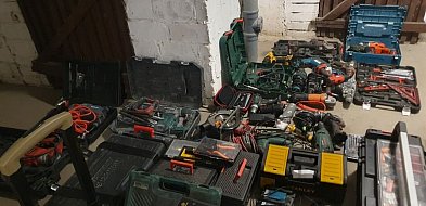 Podejrzany o serię włamań do samochodów w Staszowie wpadł w ręce policji [ZDJECIA]