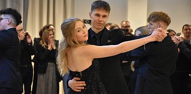 Uczniowie Społecznego Liceum w Tarnobrzegu przeżyli swoją studniówkę