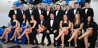 Symboliczne sto dni do matury. Studniówka uczniów ZSTiO w Sandomierzu [FOTO]