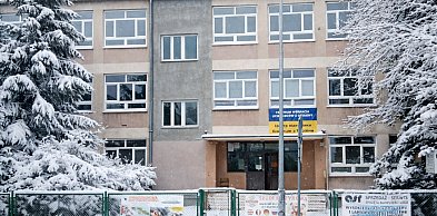 Jest zgoda na sprzedaż dawnego gimnazjum przy ul. Dekutowskiego w Tarnobrzegu