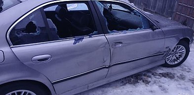 Pięciu młodych mężczyzn zatrzymanych za zniszczenie BMW
