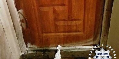 Uratowano ich w ostatniej chwili. Podłogę w domu pokrywał szron