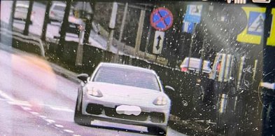 KIerowca Porsche gnał przez Sandomierz 122 km/h. Odmówił przyjęcia 5 tys. mandatu