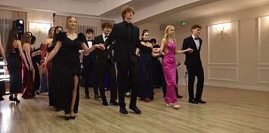 Wyjątkowa studniówka Zespołu Szkół nr 1 w Nowej Dębie [ZDJĘCIA]