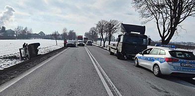 Wypadek na DK9. Laweta uderzyła w ciągnik rolniczy