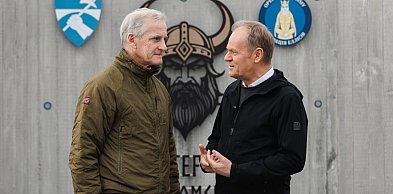 Premierzy Polski i Norwegii na poligonie niedaleko Stalowej Woli