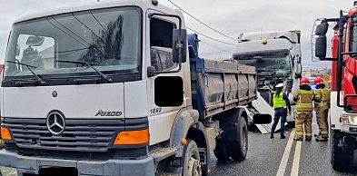 Kolizja ciężarówek w Sandomierzu. Jedna osoba w szpitalu