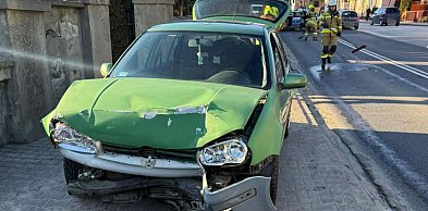 Pijany kierowca volkswagena uderzył w audi. Ponad dwa promile na liczniku w Osieku