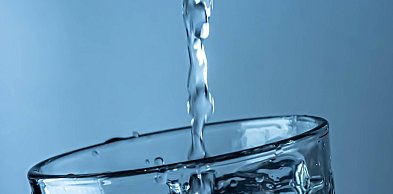 Zbiornik podziemny czy naziemny na wodę pitną? Porównanie kosztów, montażu i...