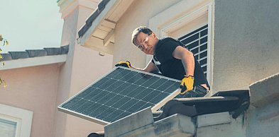 Jak połączyć bank energii z monitoringiem instalacji fotowoltaicznej? Kompletny...