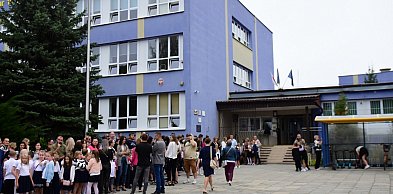 Największa szkoła podstawowa w Tarnobrzegu idzie na wojnę z hejterami