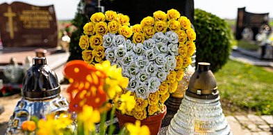 Znicze LED Zniczownia.pl: Bezpieczna i trwała alternatywa na wiosenne wieczory...