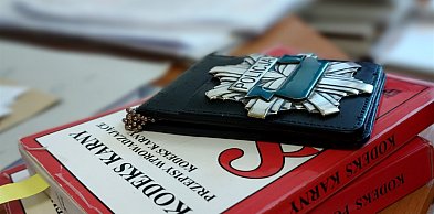 Zabrał auto i pojechał do sklepu. 42-latek z zakazem stanie przed sądem