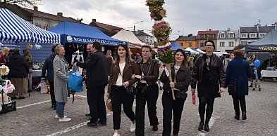 Tłumy na Jarmarku Wielkanocnym w Staszowie [ZDJĘCIA]