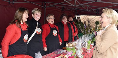 Trwa świąteczny kiermasz w Osieku [ZDJĘCIA]