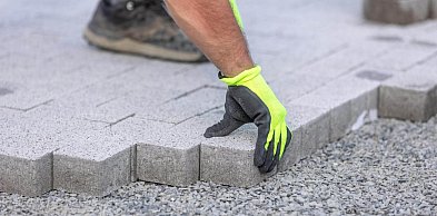 Jaką kostkę brukową wybrać? Najpopularniejsze wzory i praktyczne wskazówki
