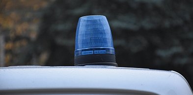 Wypadek na drodze krajowej nr 9 w Nowej Dębie. Dwie osoby w szpitalu