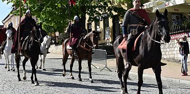 Inauguracja sezonu turystycznego z rycerzami