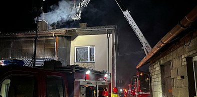 Sześć zastępów straży walczyło z pożarem domu w pow. staszowskim