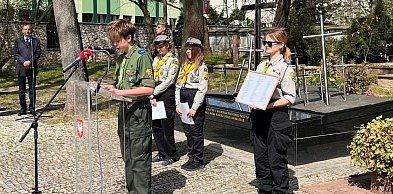 Sandomierzanie w hołdzie ofiarom zbrodni katyńskiej