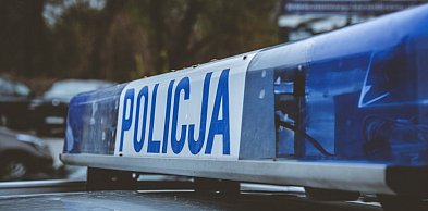 Złodziej włamał się do auta w Staszowie. Ukradł kilka tysięcy złotych!