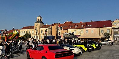Lamborghini i Ferrari na Rynku! Charytatywny piknik w Sandomierzu