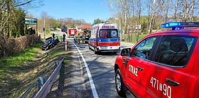 Wypadek na drodze krajowej nr 79. Dwie osoby trafiły do szpitala [FOTO]
