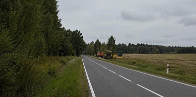 Z maszyn stojących przy drodze krajowej skradziono kilkaset litrów paliwa