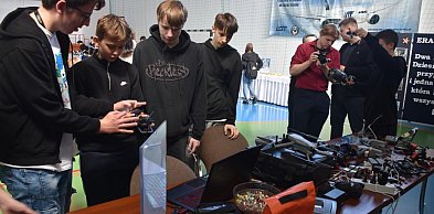 Tłumy na dniach otwartych „Prymasówki”. Szkoła pokazuje kierunki, sprzęt