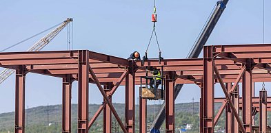Czym są konstrukcje stalowe i gdzie się je stosuje?