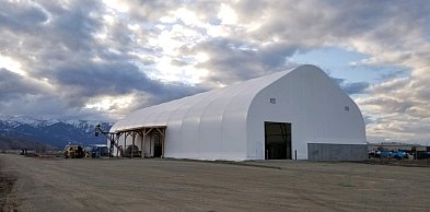 Do czego służą hale namiotowe?