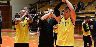 Koszykarze Siarki Tarnobrzeg w finale III ligi znów rozegrali mecz - horror