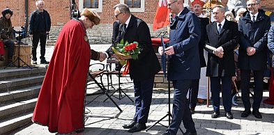 Twórca chorągwi uhonorowany. Karol Bury z tytułem wojewody sandomierskiego