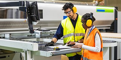 Nowoczesne rozwiązania w przemyśle – jak polski producent maszyn cnc wpływa na...