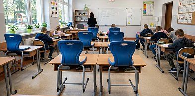 Jak wybrać wygodne i trwałe krzesła do szkoły