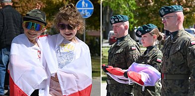 Uroczyste podniesienie flagi w Nowej Dębie. Wojskowa asysta i... [ZDJĘCIA]