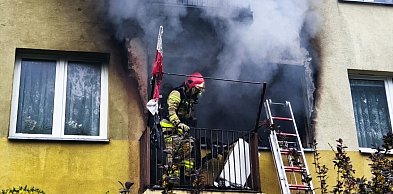 W Tarnobrzegu paliło się mieszkanie w bloku przy ul. Matejki [ZDJĘCIA]