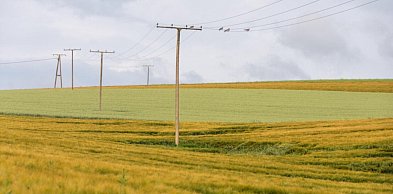 Słup energetyczny na działce — jakie masz prawa jako właściciel?