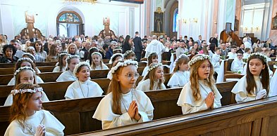 Podniosła uroczystość I Komunii Świętej u Dominikanów w Tarnobrzegu [ZDJĘCIA]