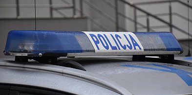 Ciężarówka cofając uderzyła w motocykl. Zderzenie pojazdów w Stalach