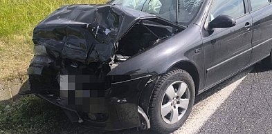 Wypadek na DK74. Zderzyły się dwa auta [ZDJĘCIA]