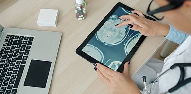 Jak wybrać dobrą poradnię neurologiczną i przygotować się do wizyty?