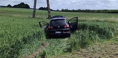 Zderzenie samochodu osobowego z ciężarówką na DK74. Dwie osoby trafiły do szpitala