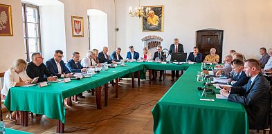 Burmistrz Sandomierza z absolutorium i wotum zaufania