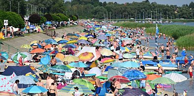 Upał przyciągnął tłumy nad Jezioro Tarnobrzeskie [ZDJĘCIA]