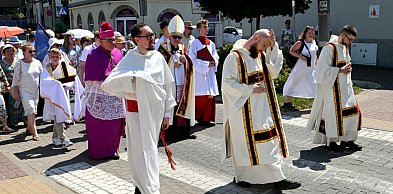 Procesja i msza św. u Dominikanów w Tarnobrzegu. Upały nie przeszkodziły