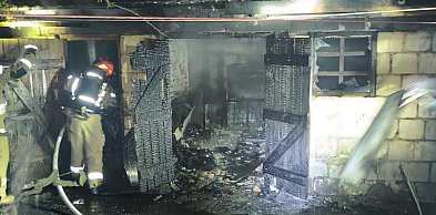 Nocny pożar w Staszowie. Jedna osoba uległa poparzeniu