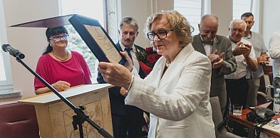 Nie zapomniała o swoich korzeniach. Dwikozy uhonorowały dr Alicję Adamczak