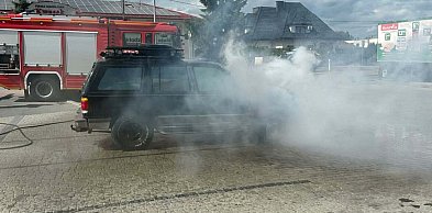 Pożar samochodu na parkingu w Sandomierzu