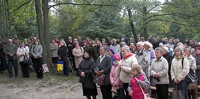 Do miejsca narodzin Wincentego Kadłubka od zawsze przybywały tłumy pielgrzymów FOT-226195